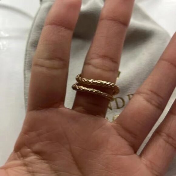 Kendra Scott Ring - Picture 2 of 4